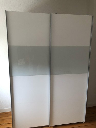 Kleiderschrank