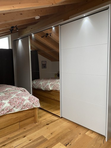 Kleiderschrank